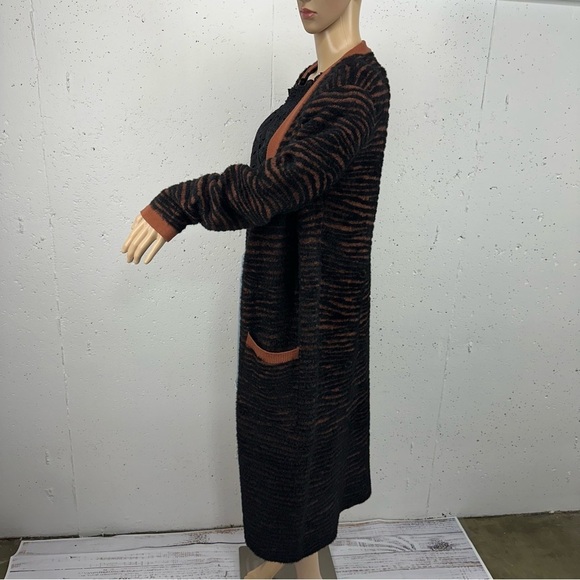 J.O.A Just One Answer Small Black & Brown Zebra Print Long Fuzzy Cardigan Duster - Picture 7 of 11